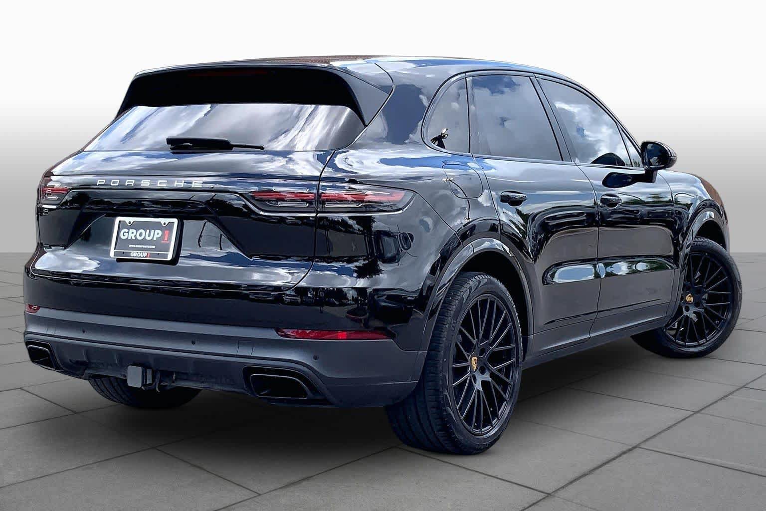 Used 2021 Porsche Cayenne AWD/4WD image 12