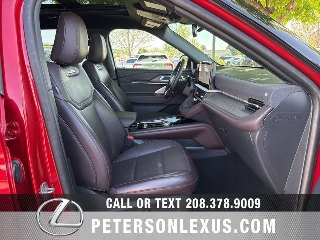Used 2025 Ford Explorer Platinum AWD/4WD image 13