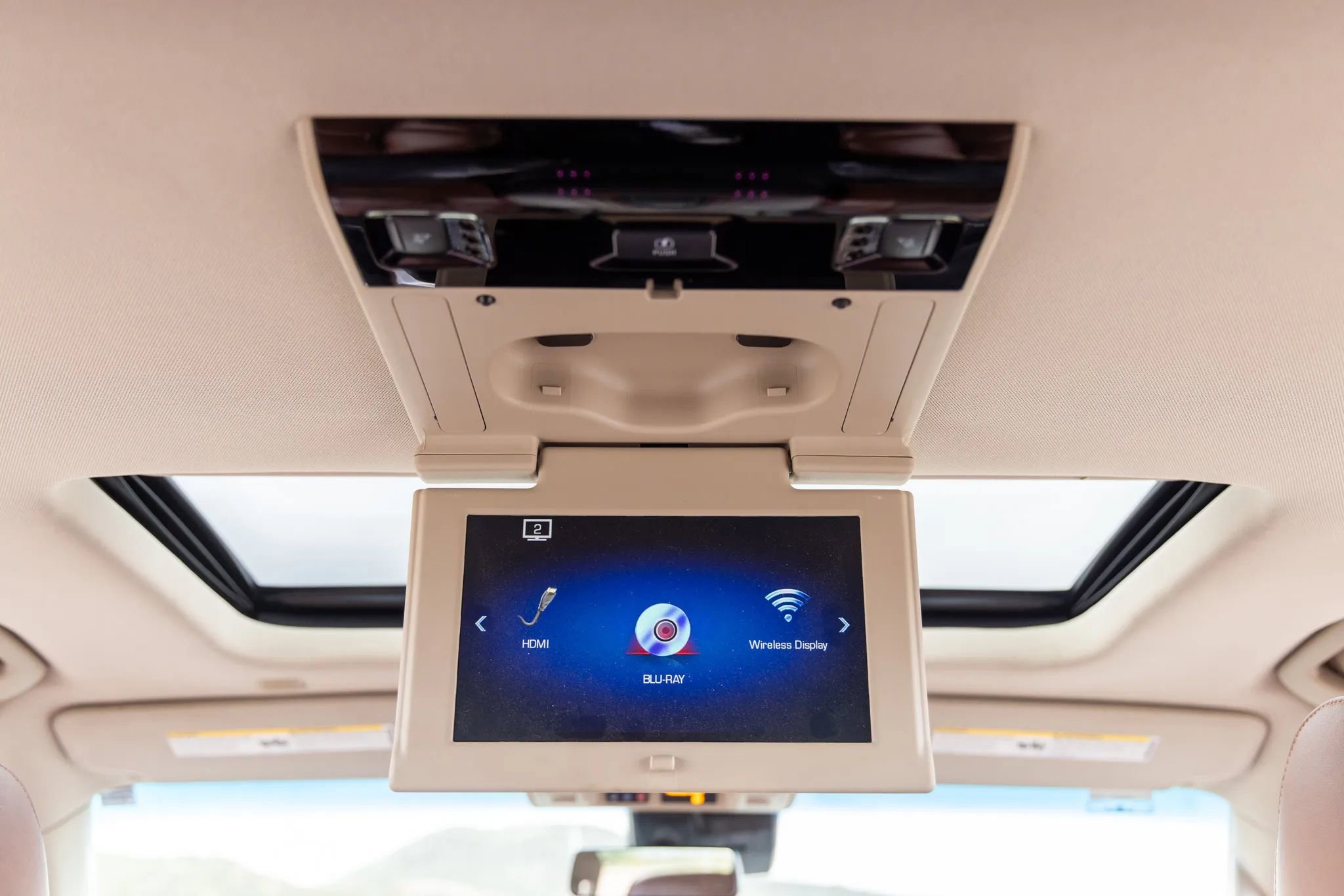 Used 2019 Cadillac Escalade Premium Luxury image 39