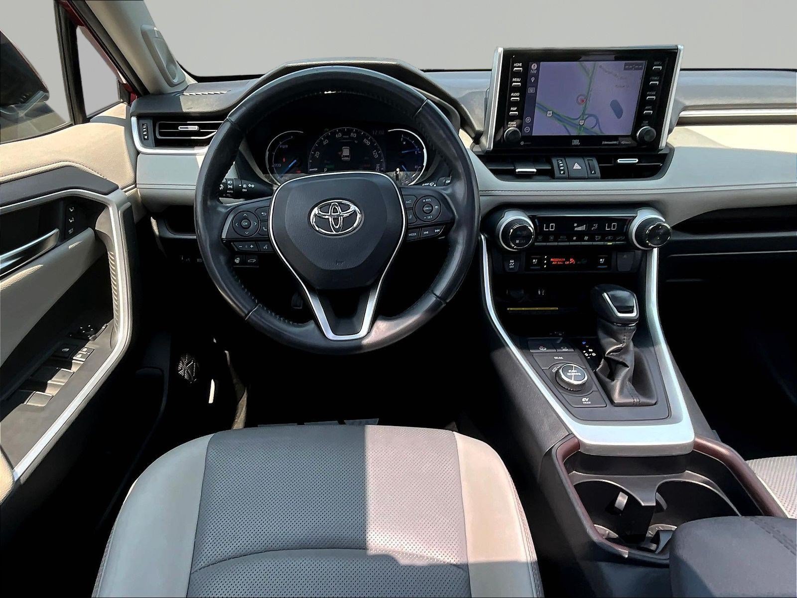 Used 2019 Toyota RAV4 Limited AWD/4WD image 8