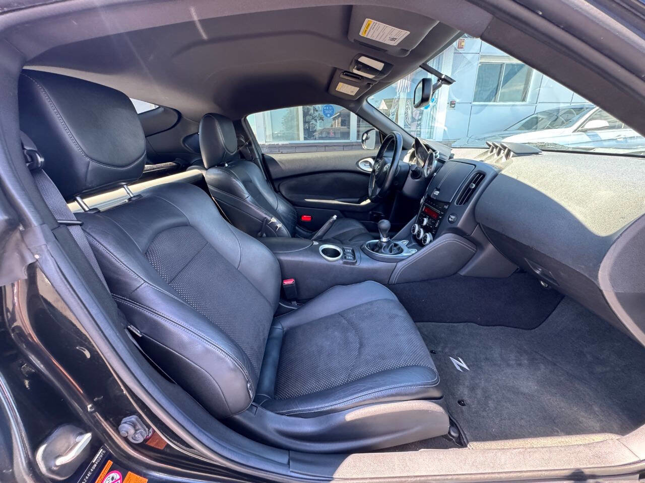 Used 2009 Nissan 370Z Touring image 12