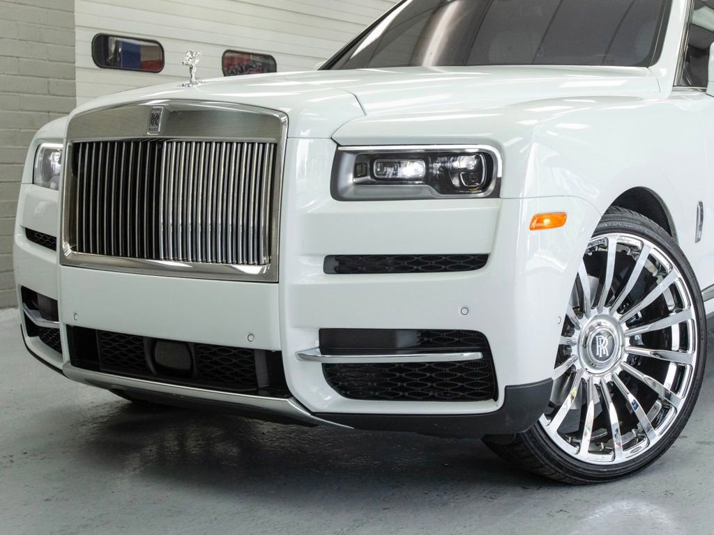Used 2022 Rolls-Royce Cullinan w/ Cullinan Package image 20