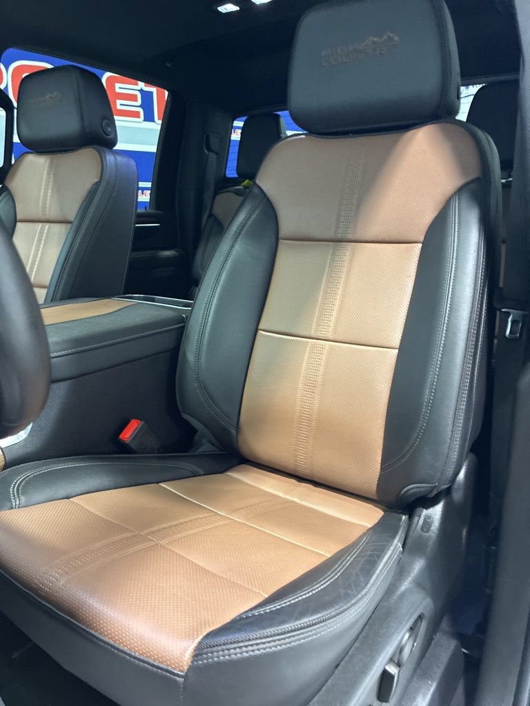 Used 2024 Chevrolet Silverado 2500 High Country w/ High Country Premium Package AWD/4WD image 19