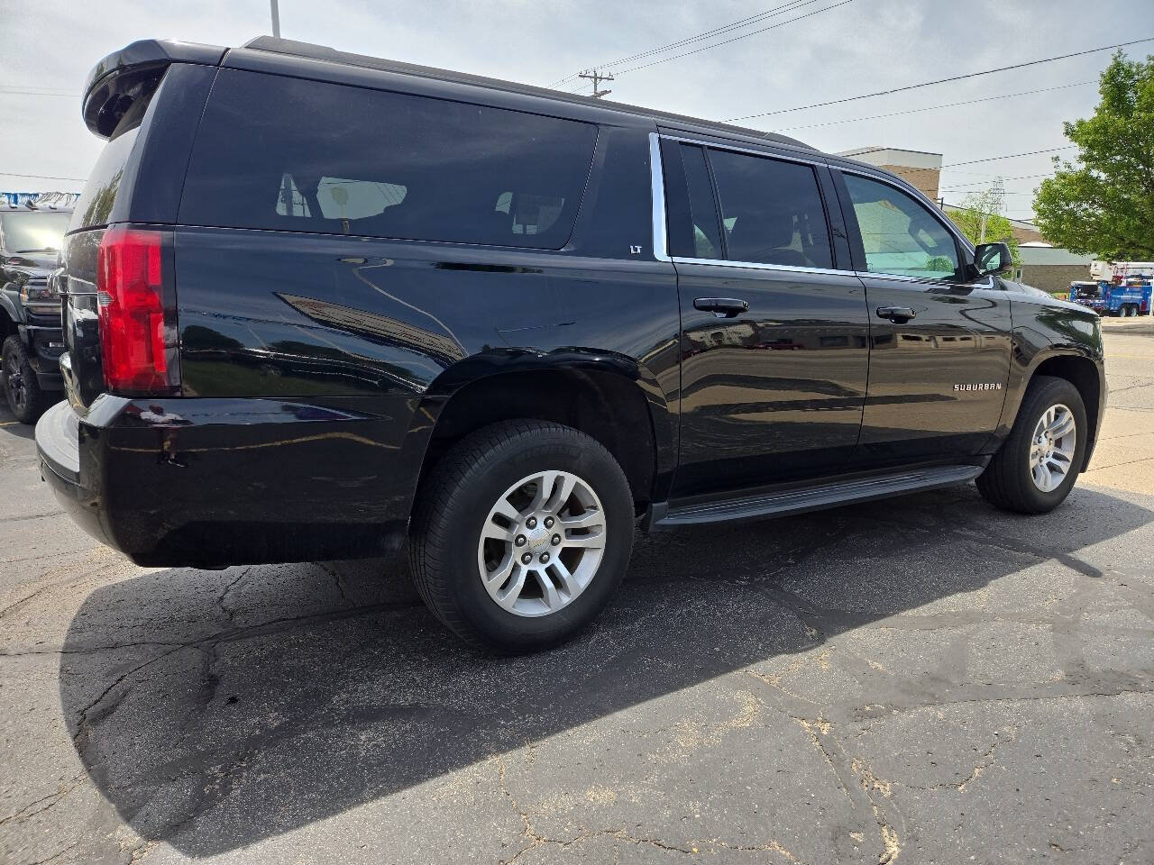 Used 2020 Chevrolet Suburban LT AWD/4WD image 6
