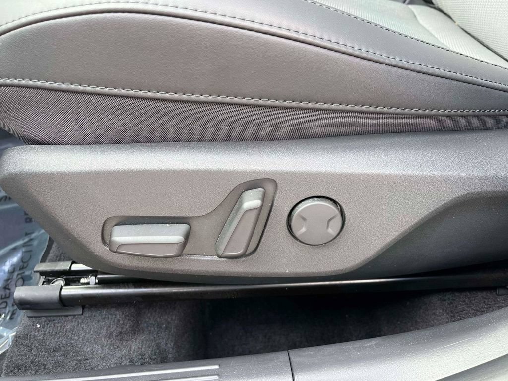 Certified 2025 Kia Niro EX FWD image 17