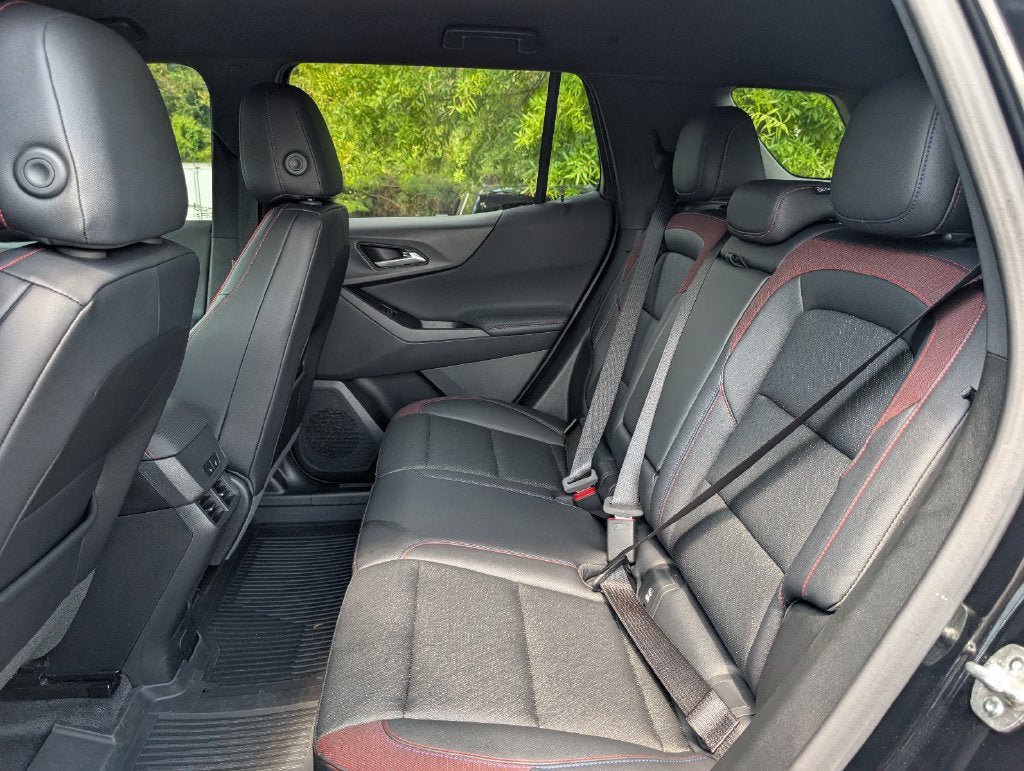 Used 2026 Chevrolet Equinox RS w/ Convenience Package III FWD image 34