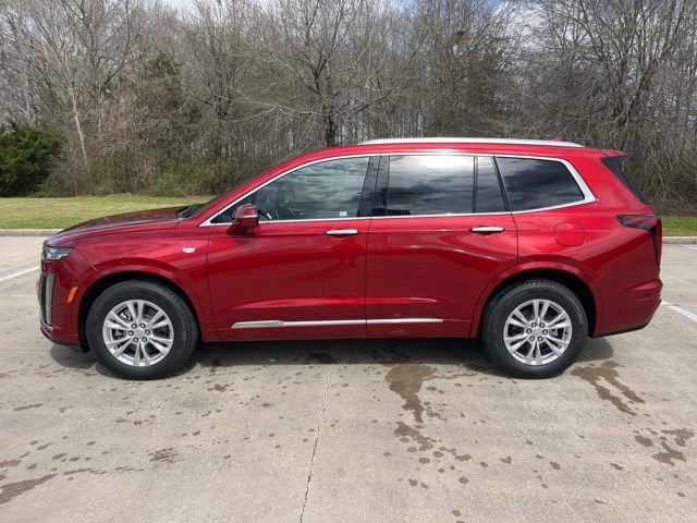 New 2025 Cadillac XT6 Luxury image 2