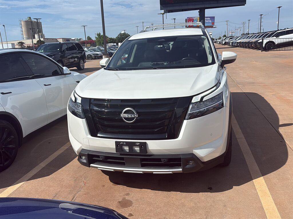 Used 2022 Nissan Pathfinder SL w/ SL Black Package AWD/4WD image 9