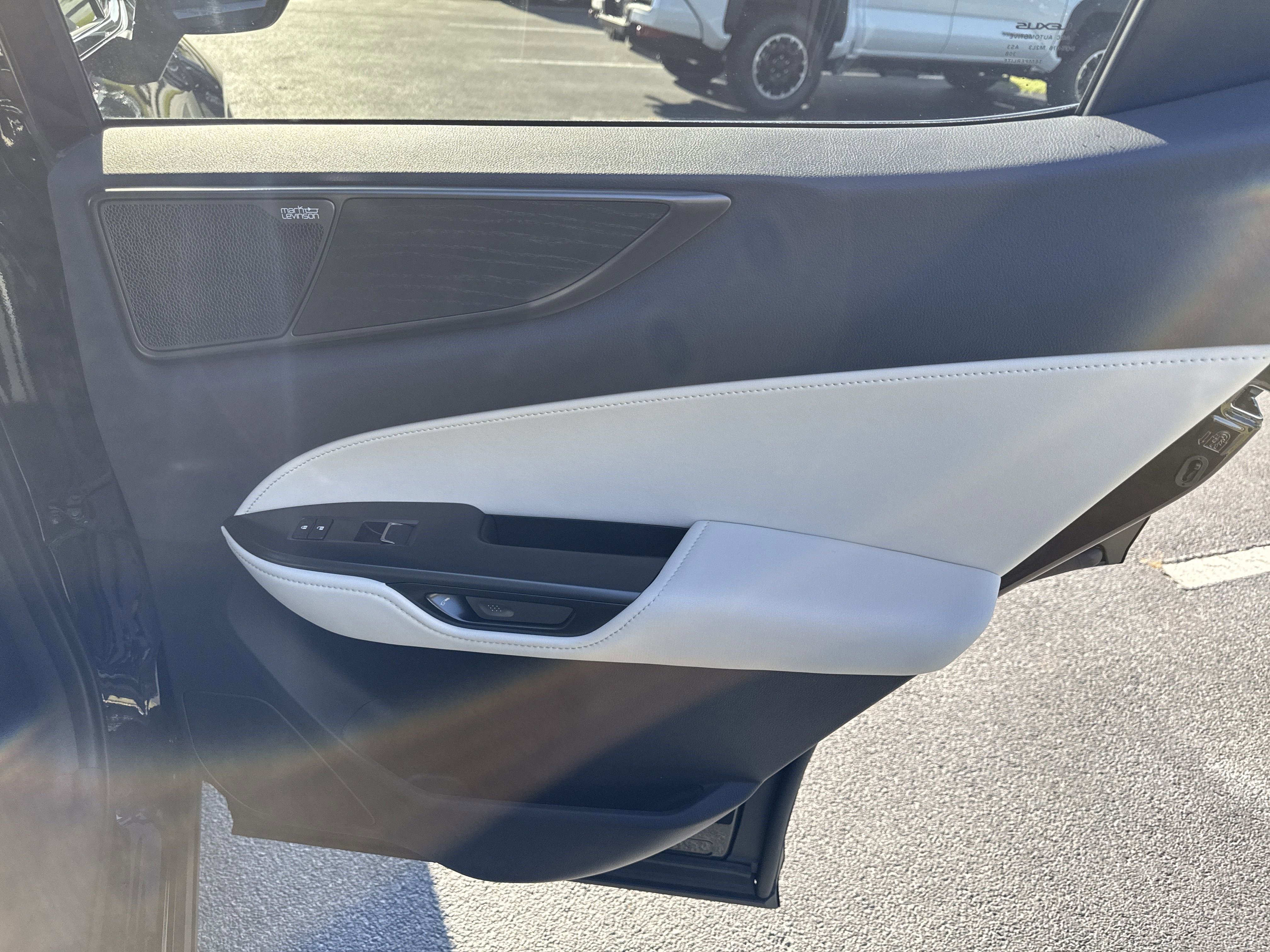 Used 2025 Lexus NX 300h AWD w/ Luxury Package image 35