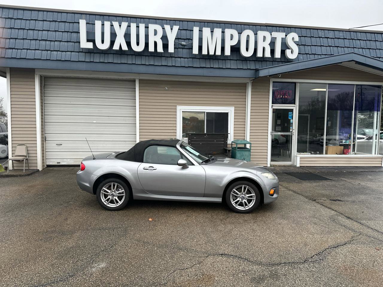 Used 2015 MAZDA MX-5 Miata Sport image 3