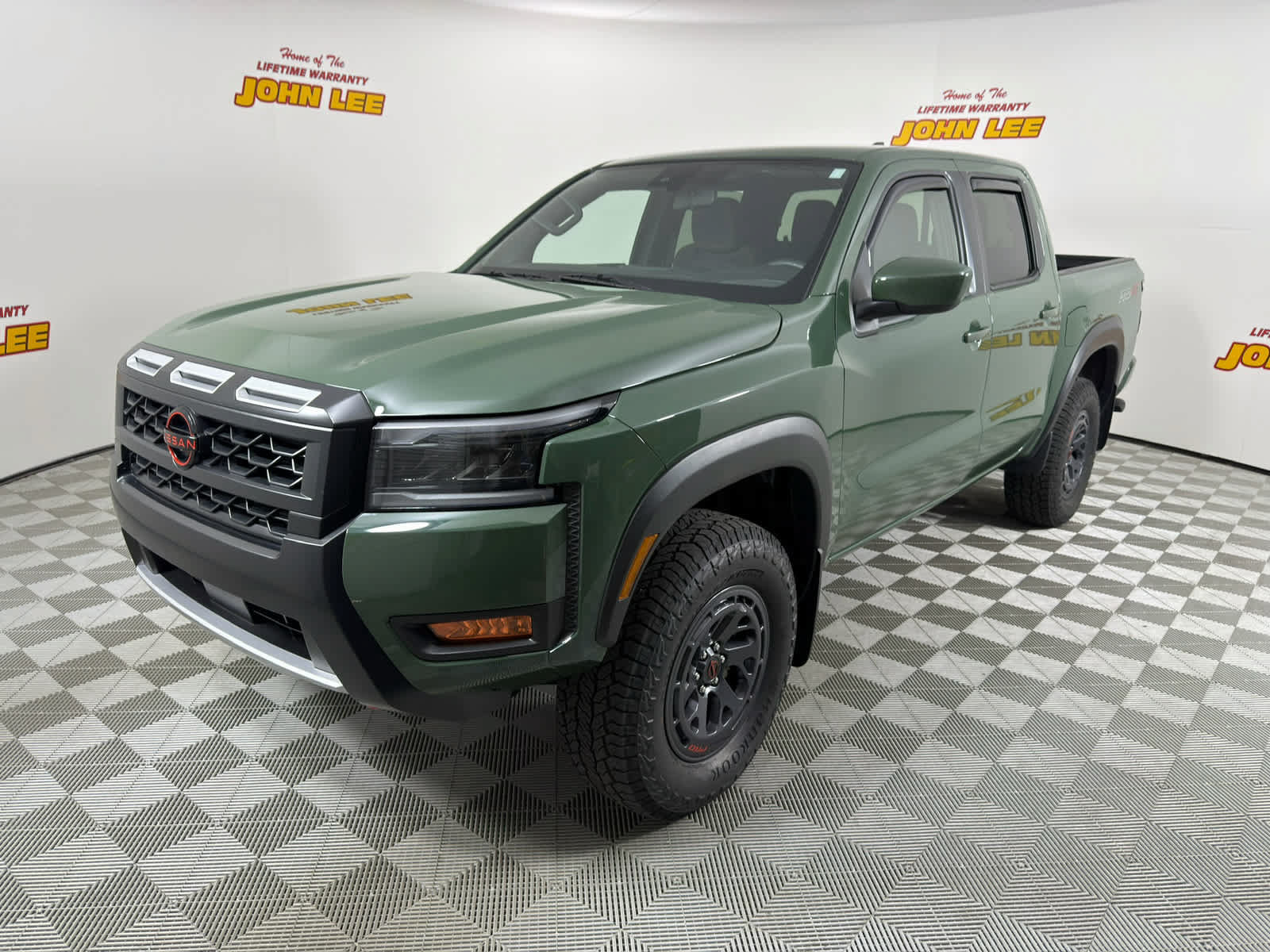 Used 2026 Nissan Frontier PRO-4X w/ Tow Package AWD/4WD image 1
