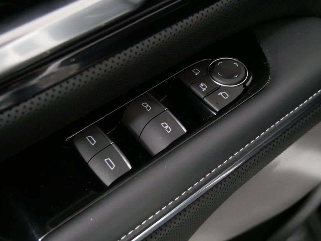 Used 2025 GMC Sierra EV Denali AWD/4WD image 15