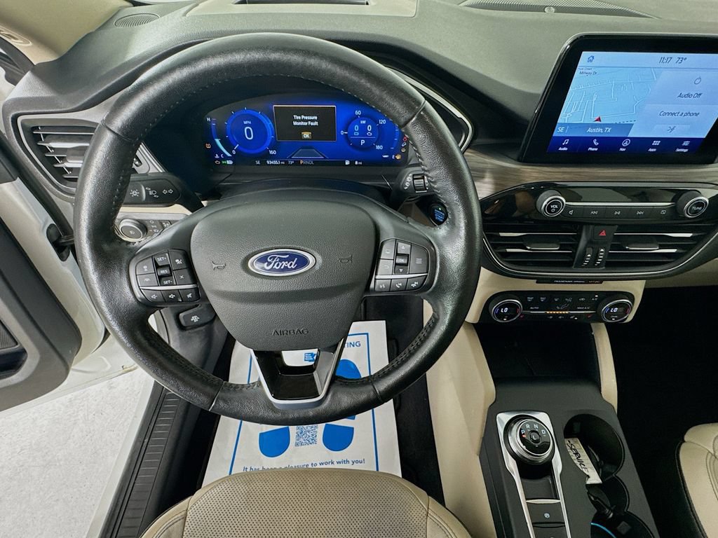 Used 2020 Ford Escape Titanium w/ Titanium Premium Package 2.0 FWD image 12