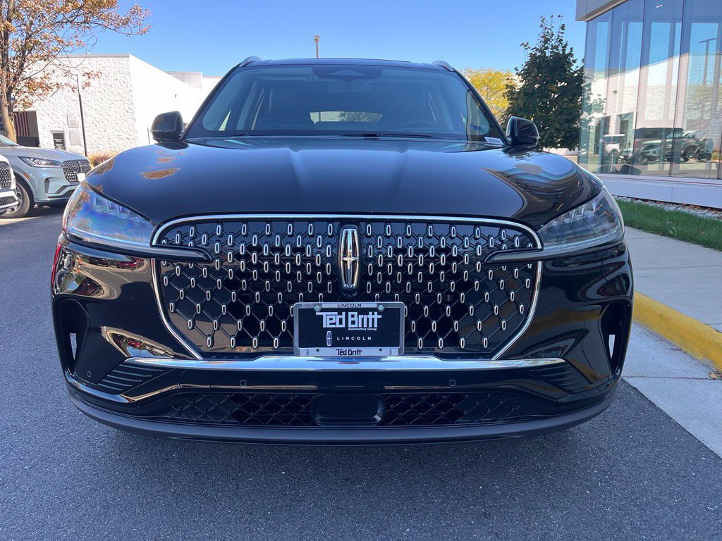Used 2026 Lincoln Aviator Reserve AWD/4WD image 2
