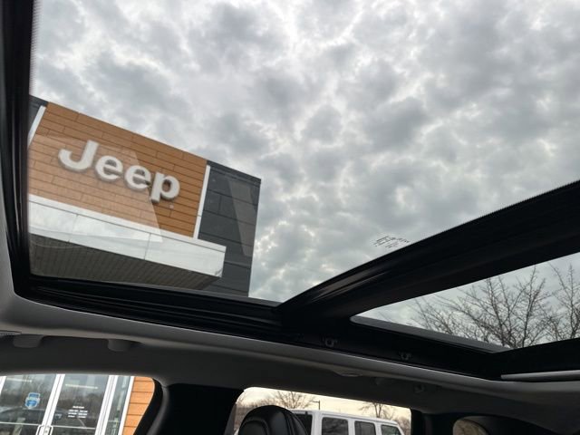 Used 2020 Jeep Cherokee Trailhawk image 36