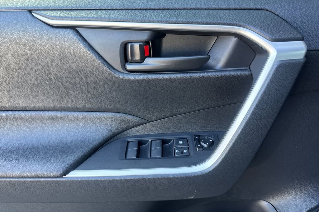 Certified 2025 Toyota RAV4 LE image 10