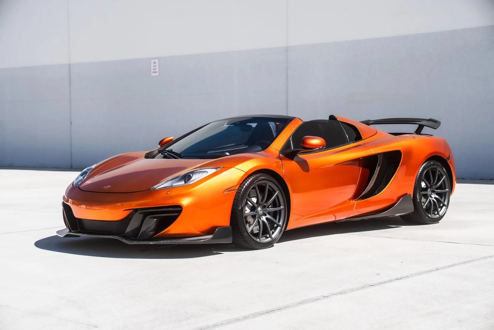 Used 2013 McLaren MP4-12C Spider RWD image 15