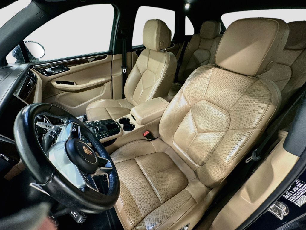 Certified 2019 Porsche Macan S AWD/4WD image 5