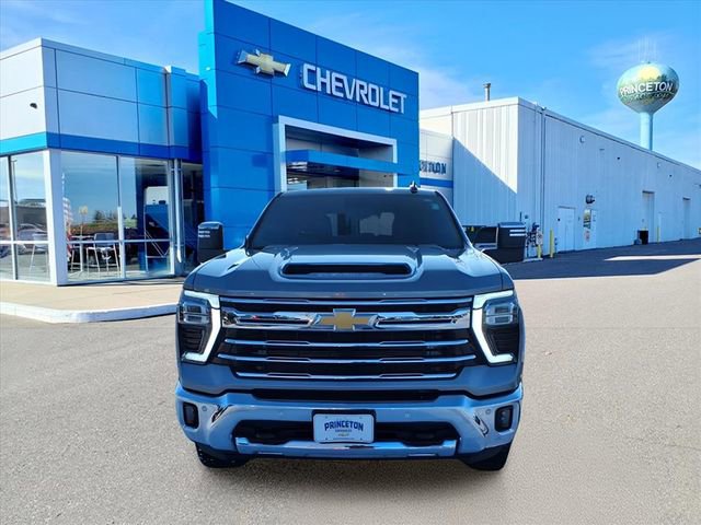 Used 2024 Chevrolet Silverado 2500 LTZ w/ LTZ Convenience Package image 9