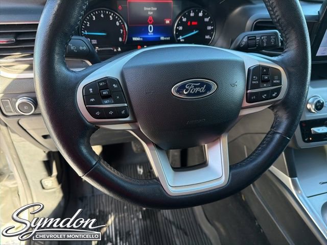 Used 2022 Ford Explorer XLT w/ Equipment Group 202A AWD/4WD image 11