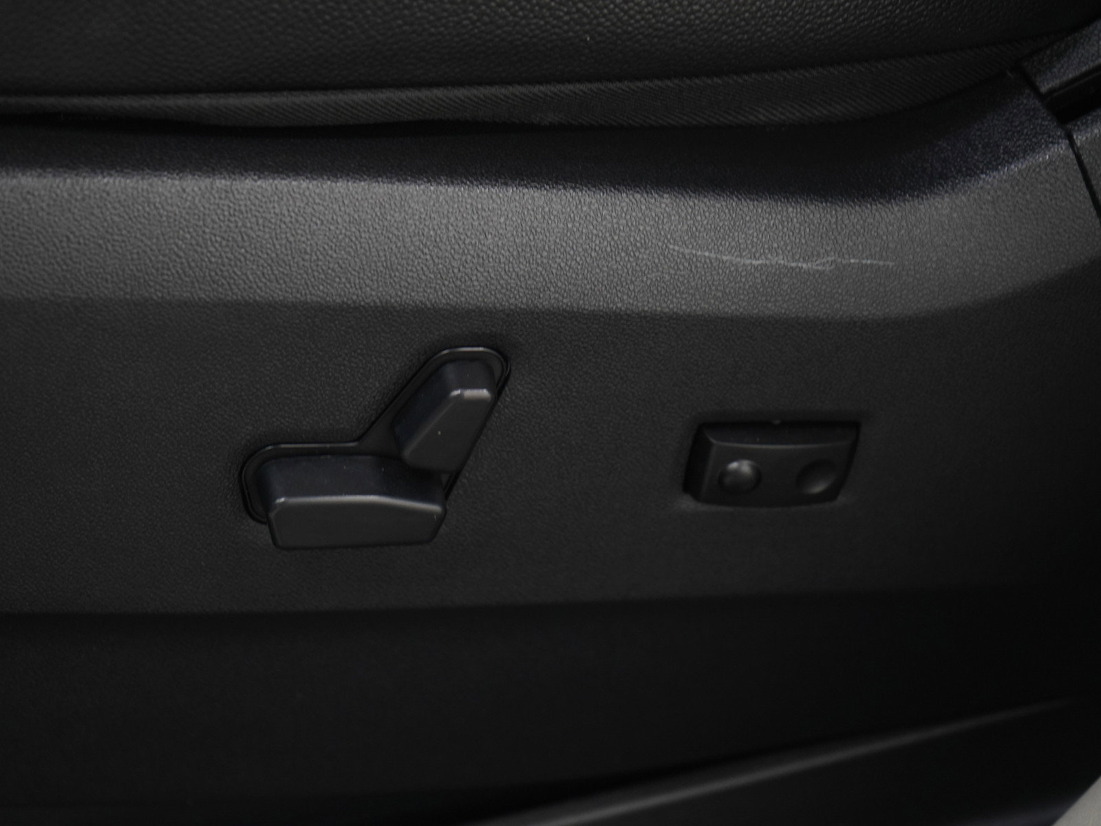 Used 2019 Dodge Grand Caravan SXT w/ Rear Park Assist Package FWD image 26