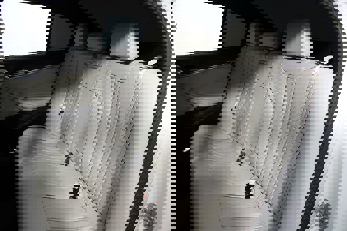 Used 2023 BMW 530e 530e w/ M Sport Package image 29