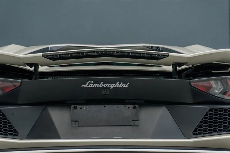 Used 2017 Lamborghini Aventador S image 21