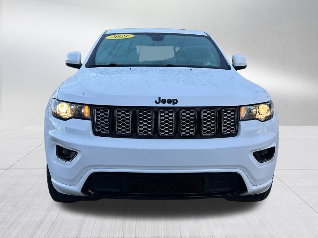 Certified 2021 Jeep Grand Cherokee Laredo X image 2