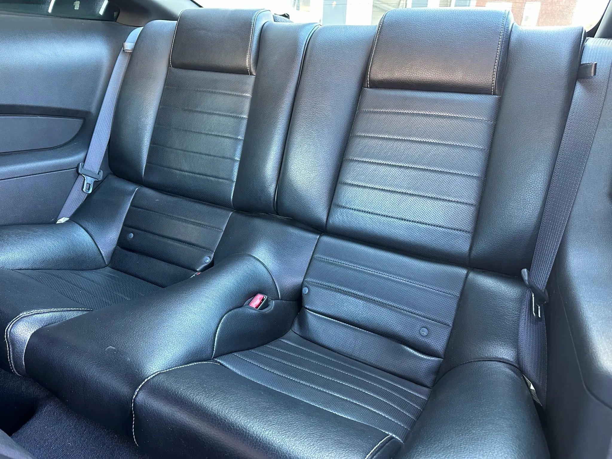 Used 2010 Ford Mustang GT image 11