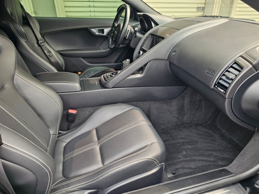 Used 2016 Jaguar F-TYPE R AWD/4WD image 9