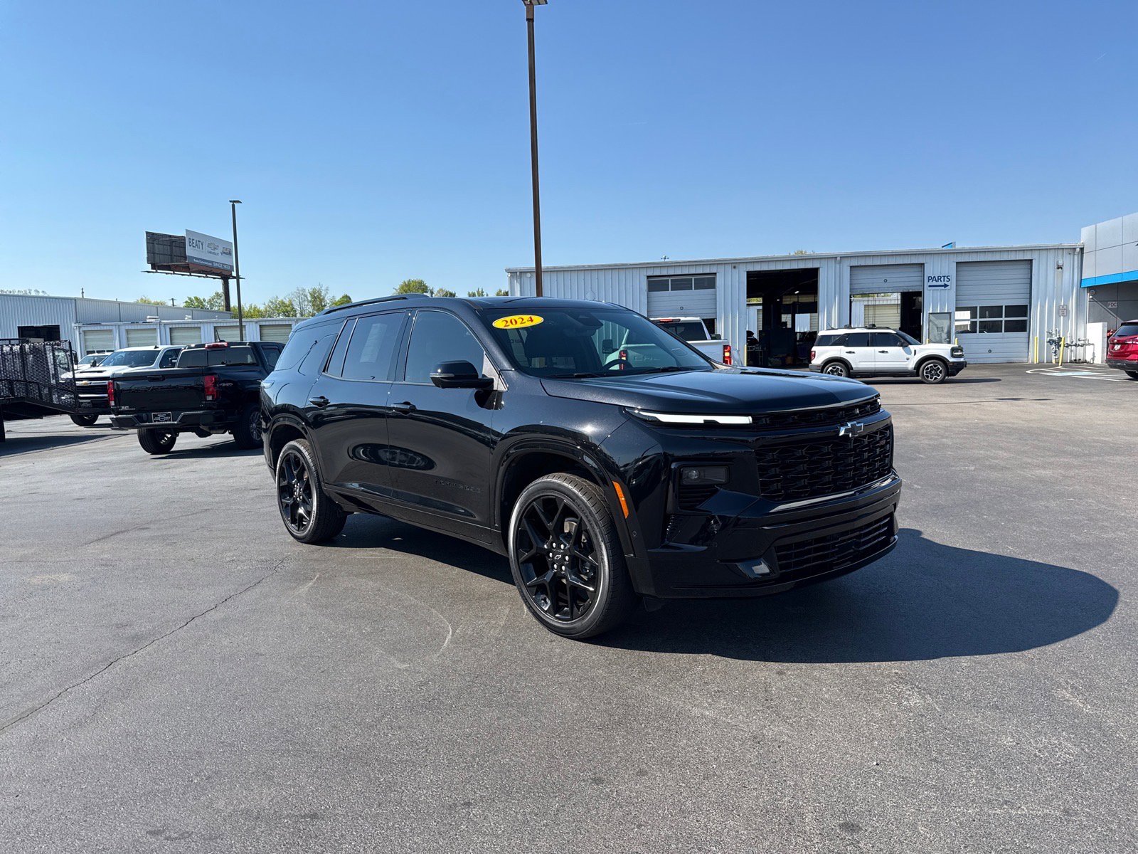 Used 2024 Chevrolet Traverse RS w/ LPO, Floor Liner Package FWD image 1