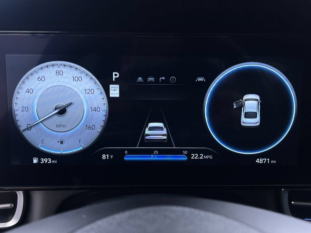 Used 2025 Hyundai Elantra SEL FWD image 17