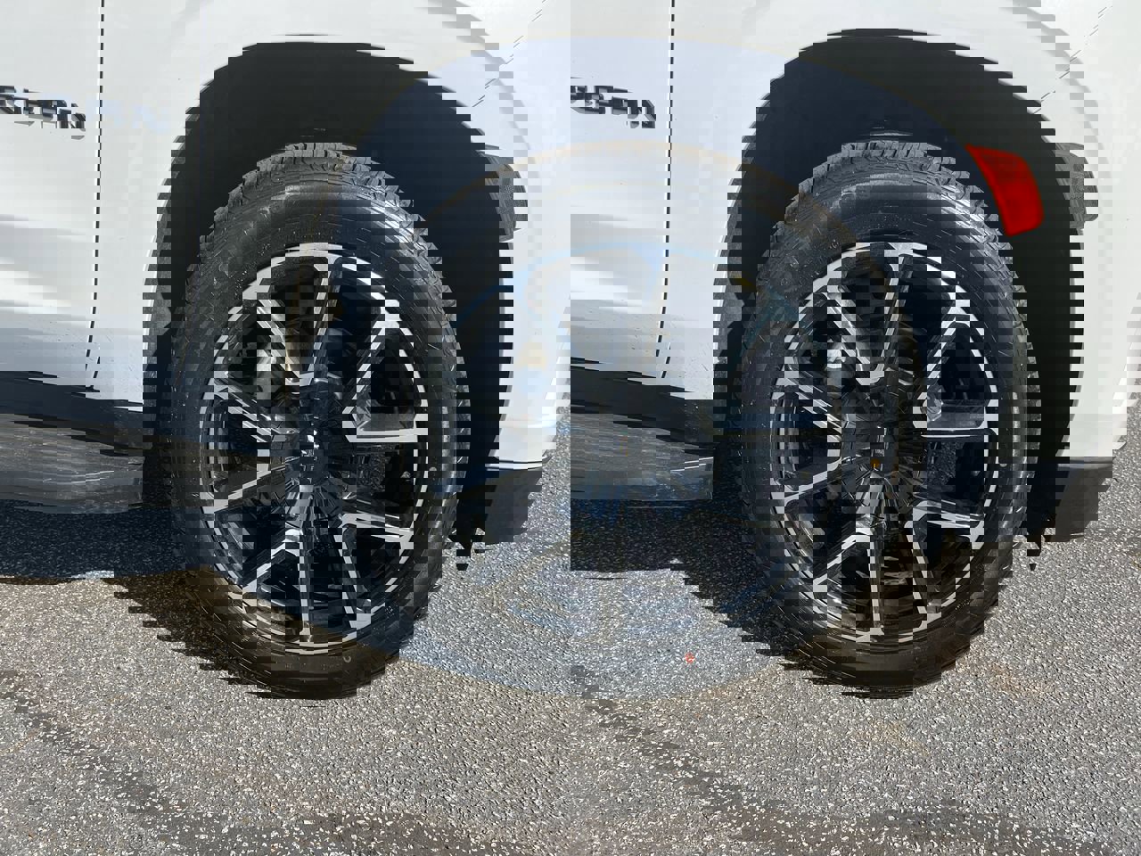 Used 2021 Chevrolet Suburban RST w/ Luxury Package AWD/4WD image 13