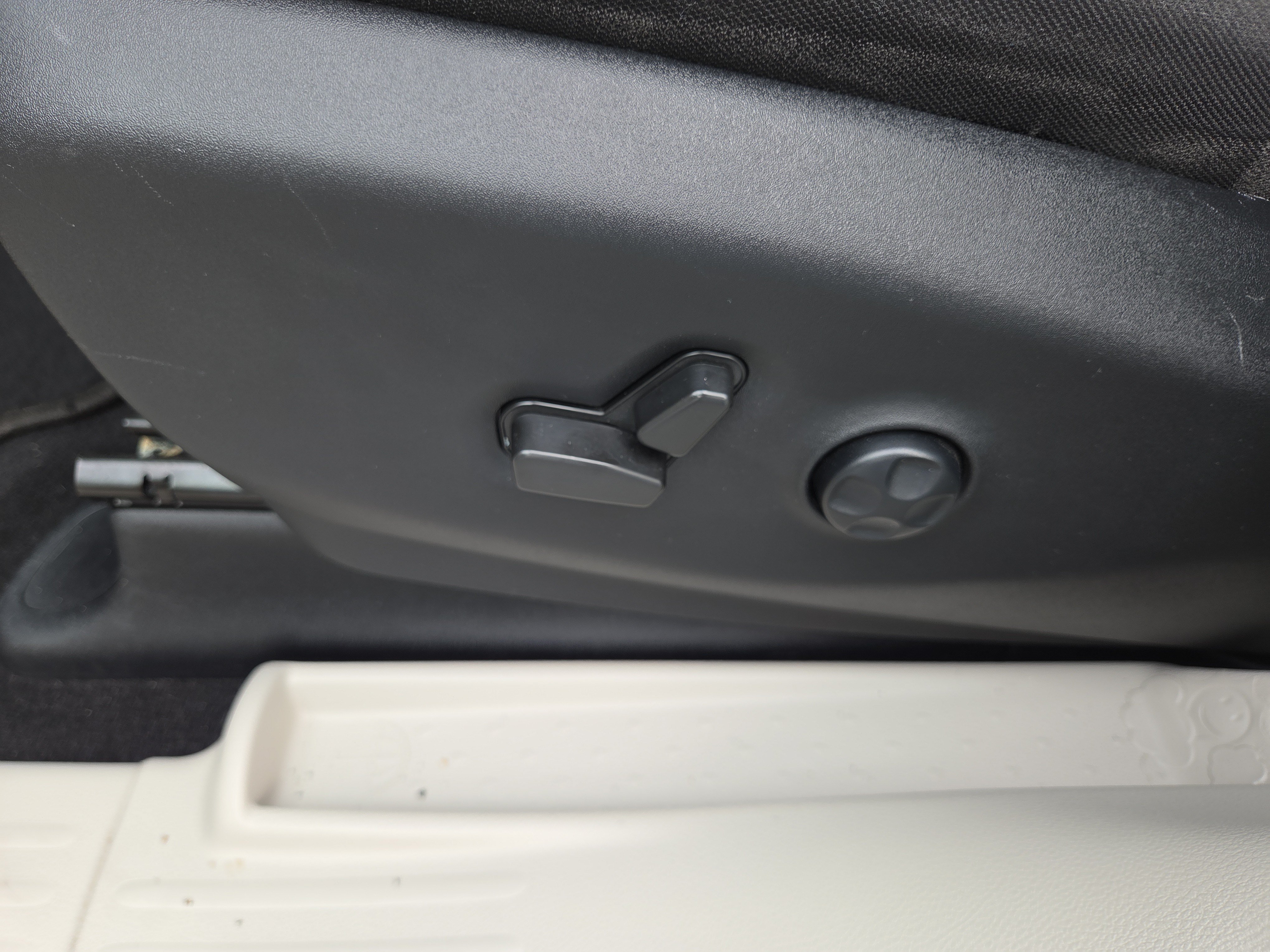 Certified 2022 Chrysler Voyager LX FWD image 31
