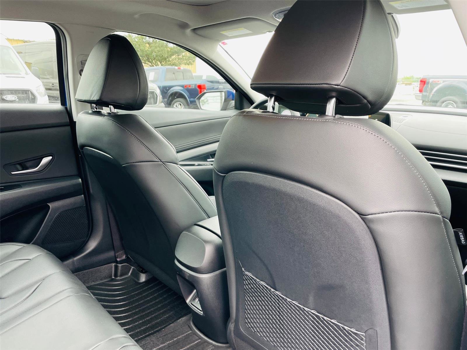 Used 2025 Hyundai Elantra Limited FWD image 27
