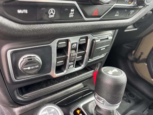 Used 2025 Jeep Wrangler Unlimited Sport AWD/4WD image 23