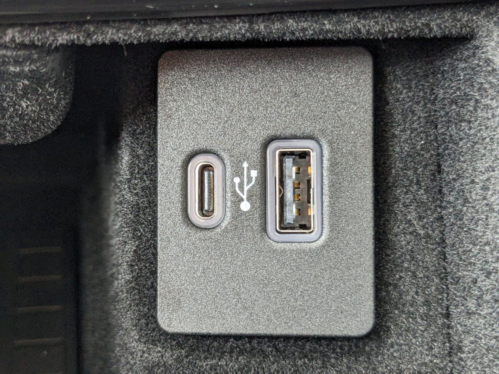 Certified 2023 Lincoln Nautilus Reserve w/ Equipment Group 201A image 22