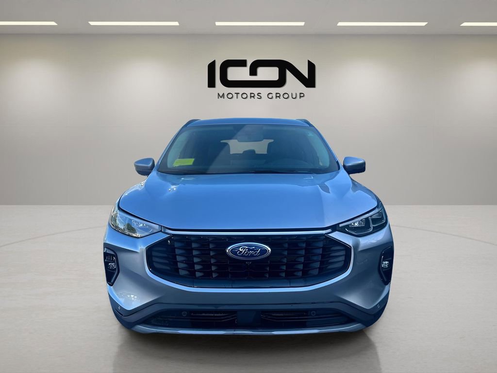Used 2023 Ford Escape Platinum image 9