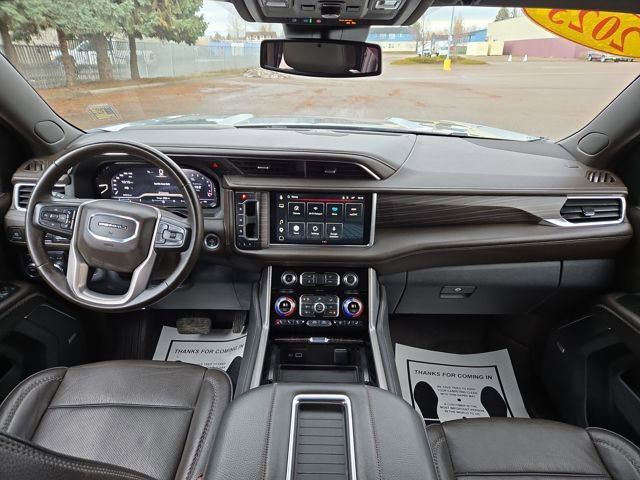 Used 2023 GMC Yukon XL Denali image 3