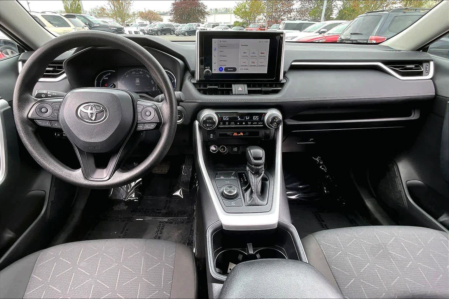Used 2025 Toyota RAV4 XLE AWD/4WD image 16