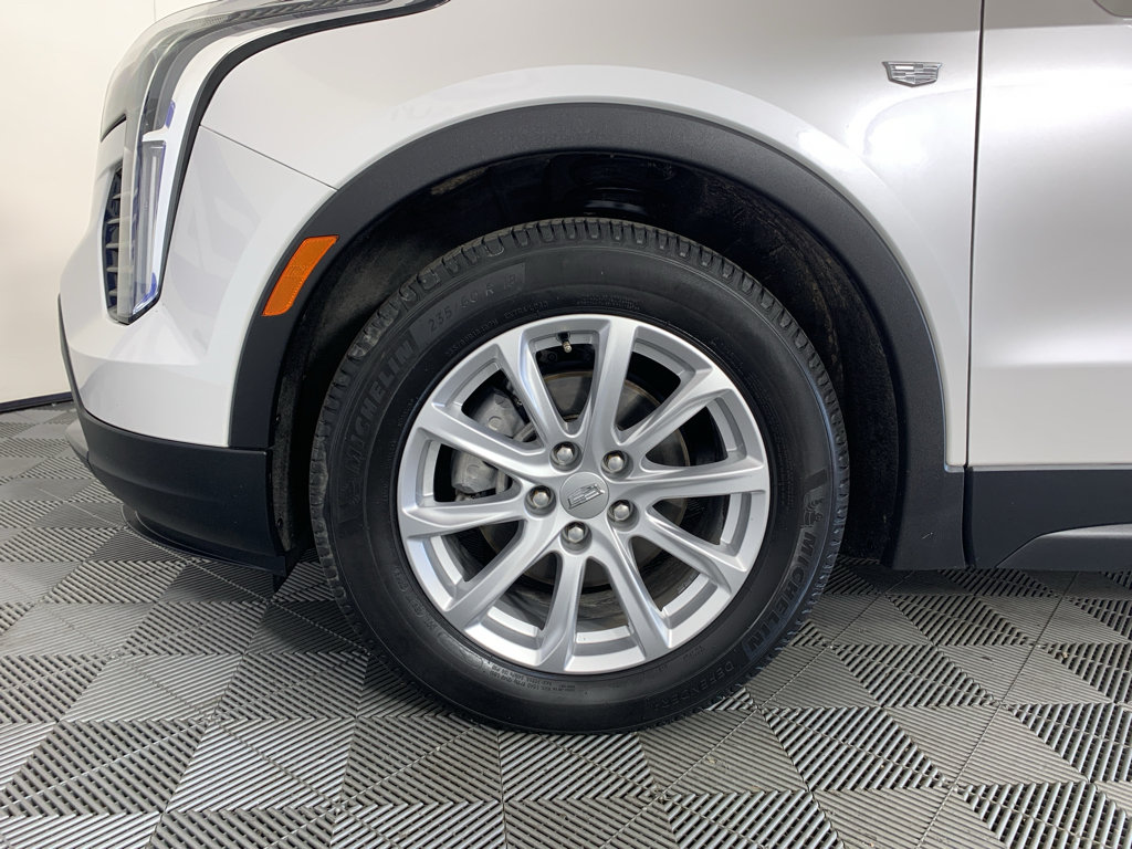Used 2021 Cadillac XT4 Luxury w/ Cold Weather Package FWD image 11