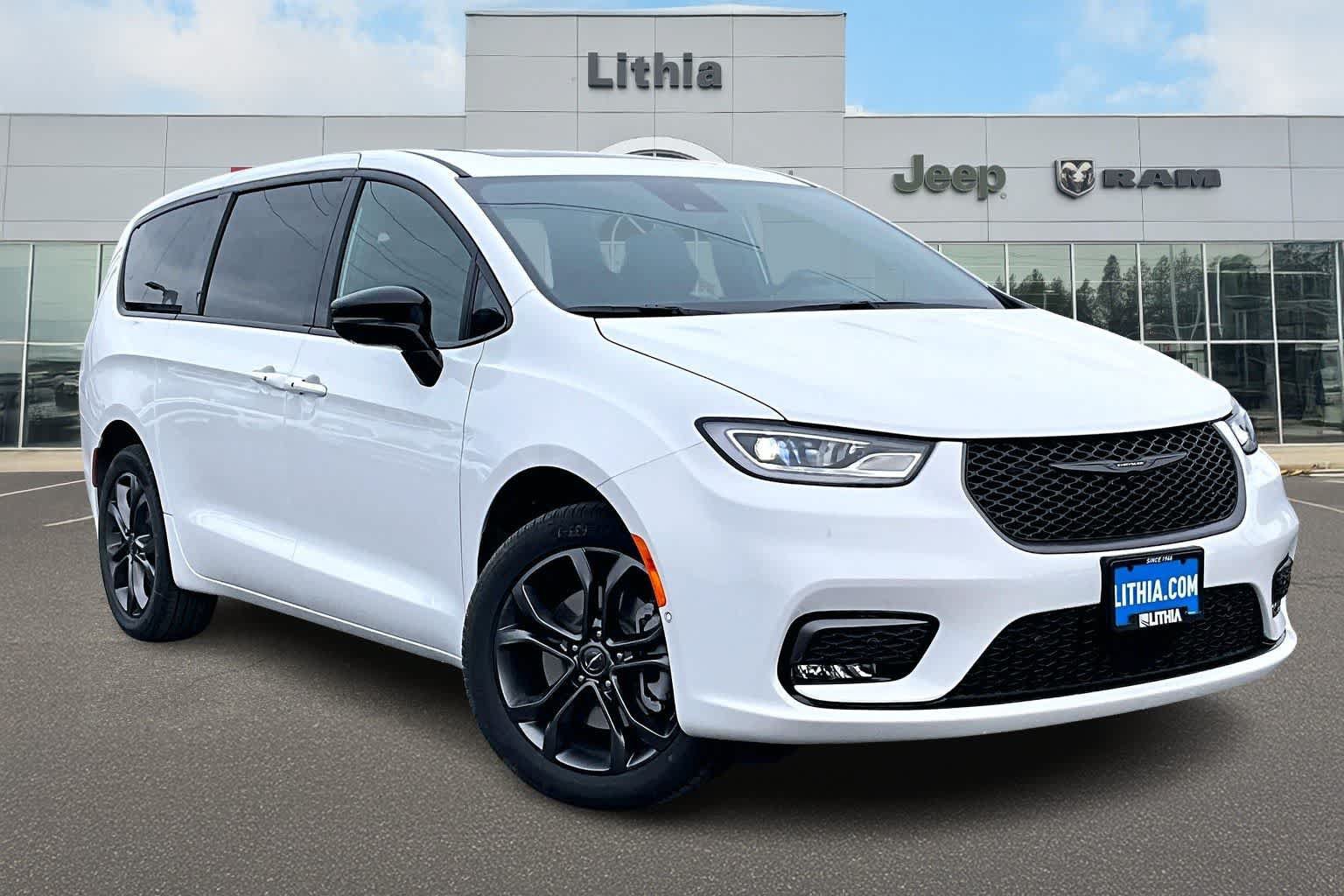 New 2026 Chrysler Pacifica Select AWD/4WD image 22
