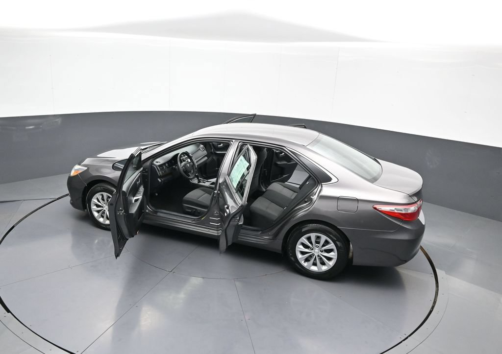 Used 2016 Toyota Camry LE FWD image 43
