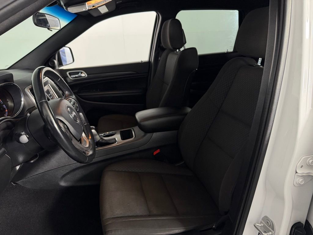 Used 2021 Jeep Grand Cherokee Laredo w/ Security & Convenience Group image 22