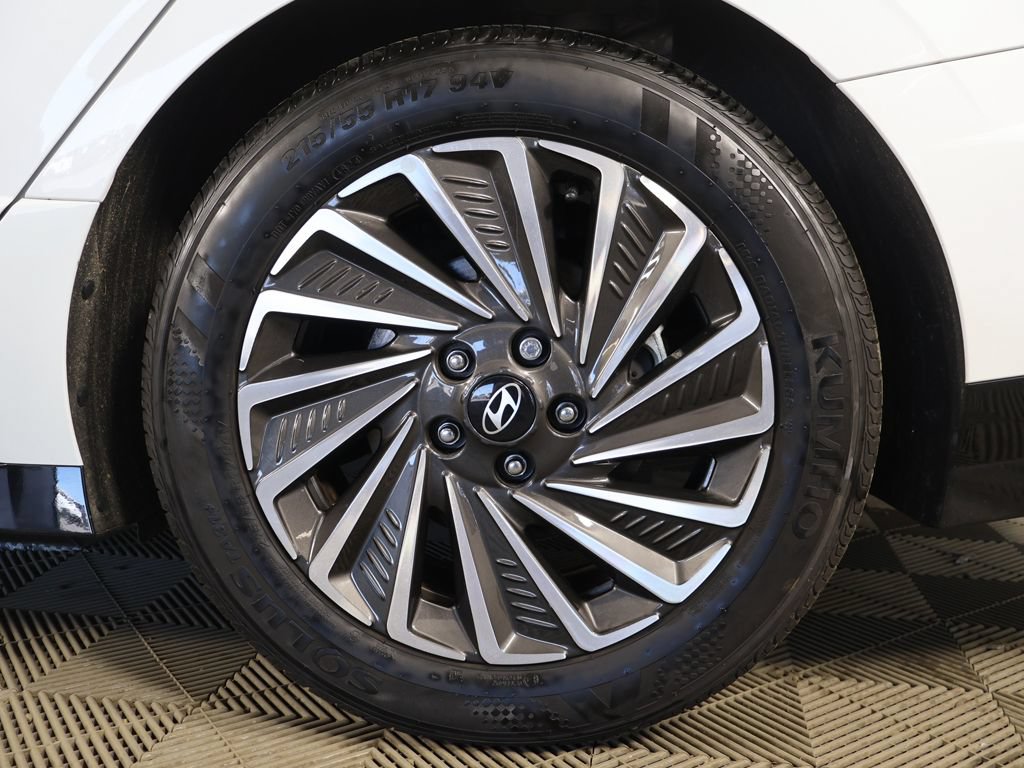 Used 2025 Hyundai Sonata SEL FWD image 18