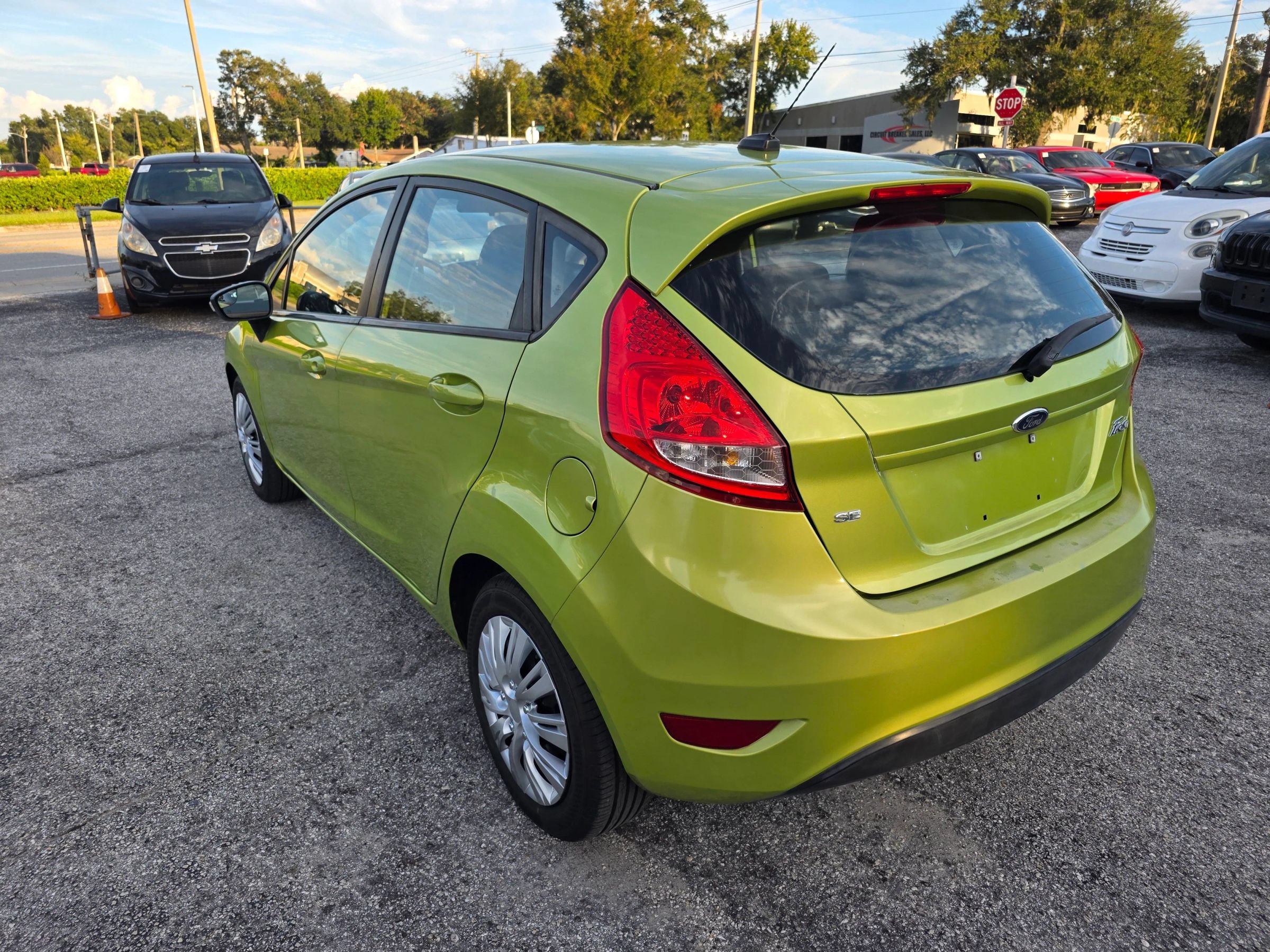 Used 2013 Ford Fiesta SE FWD image 5