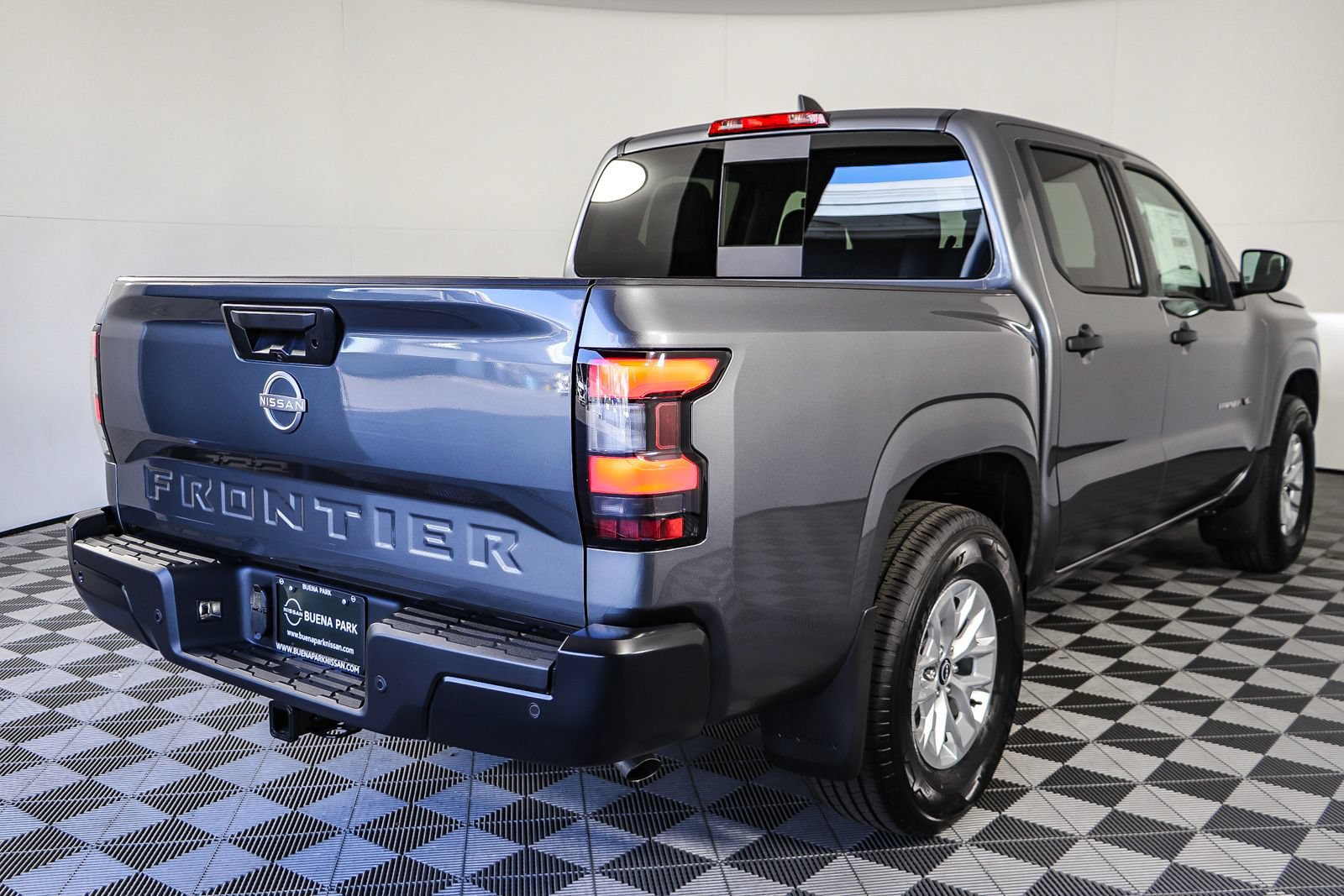 New 2027 Nissan Frontier S w/ Tow Package RWD image 8