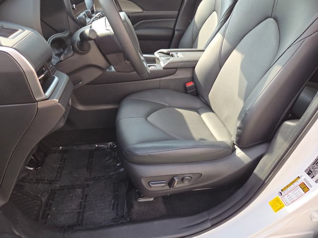 Used 2024 Toyota Grand Highlander AWD image 8