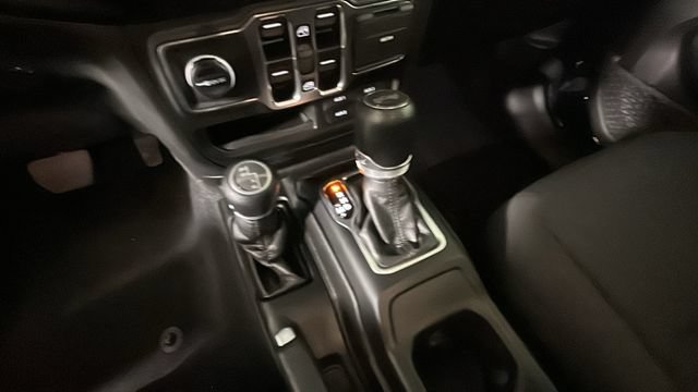 Used 2023 Jeep Wrangler Unlimited Sport w/ Cold Weather Group AWD/4WD image 21