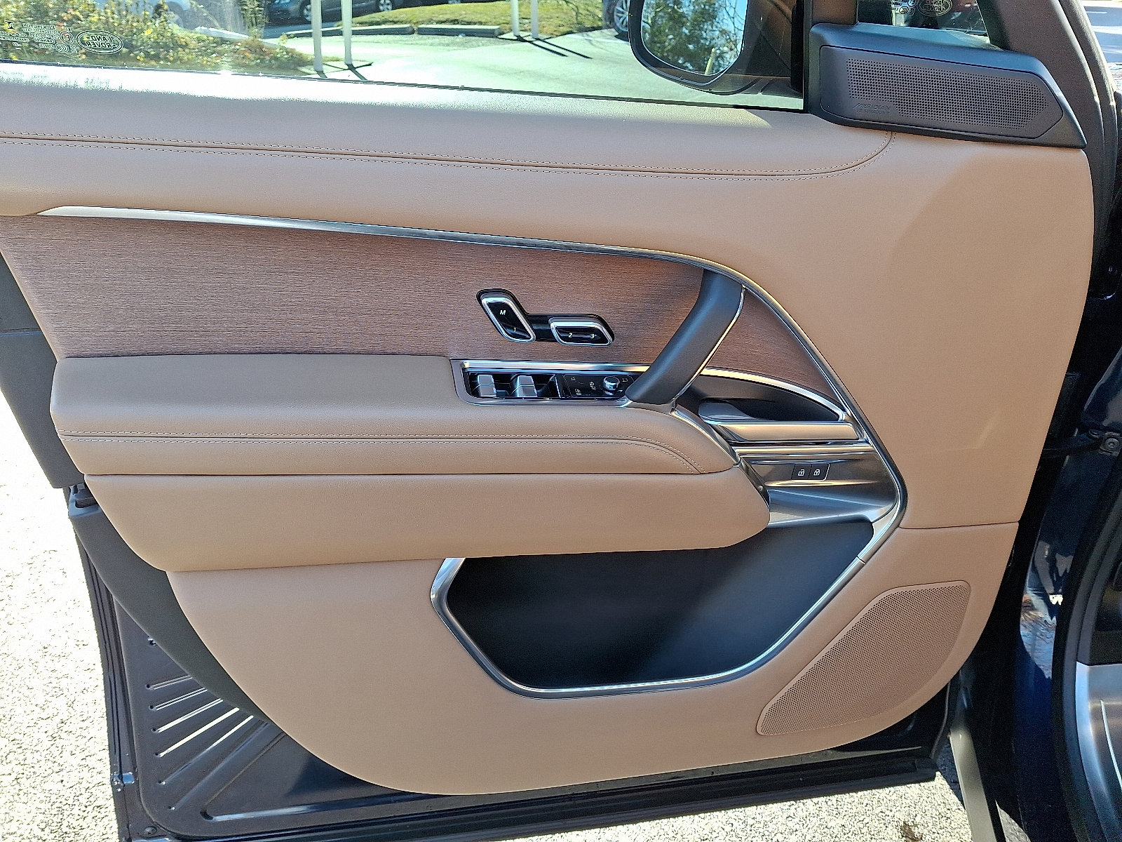 Used 2023 Land Rover Range Rover SE image 13